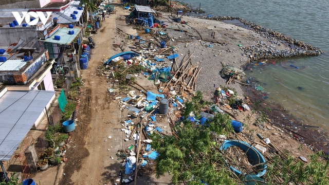 Khu dân cư ven biển, vựa thủy sản Sông Cầu của Đắk Lắk tan hoang sau bão số 13