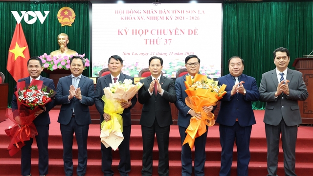 Ông Lò Minh Hùng được bầu làm Chủ tịch HĐND tỉnh Sơn La