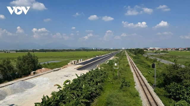 Nhiều dự án giao thông chậm tiến độ, có dự án chậm hơn 47% so với cam kết