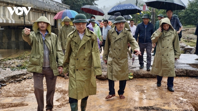Lãnh đạo tỉnh Đắk Lắk trực tiếp kiểm tra vùng thiệt hại do mưa lũ