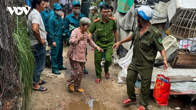 Khẩn trương sơ tán dân trước trưa ngày 6/11 tại Gia Lai