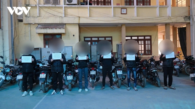 Nóng 24h ngày 18/12: Nhóm “bốc đầu” xe máy, gây rối trật tự công cộng bị khởi tố