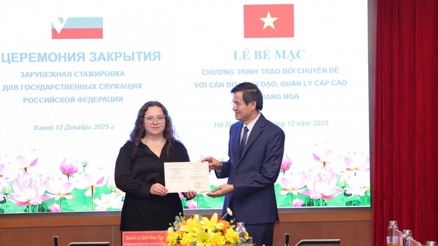 Bế mạc Chương trình bồi dưỡng, trao đổi chuyên đề với công chức cao cấp LB Nga