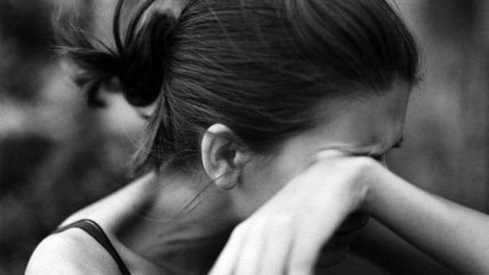 Chồng gia trưởng trong “chuyện ấy”, nên im lặng hay lên tiếng?
