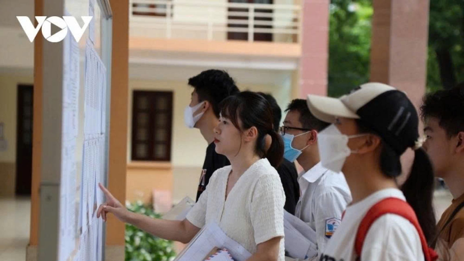 Không quốc gia nào có kỳ thi vào lớp 10 căng thẳng như Việt Nam