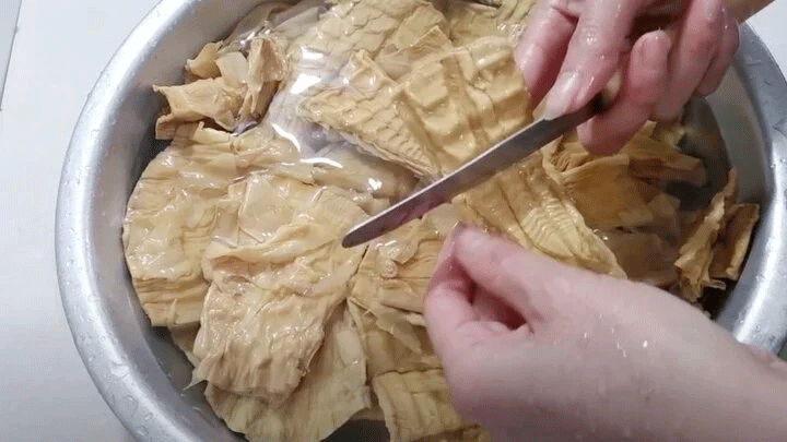 Măng khô chưa chế biến kỹ nguy cơ gây ngộ độc. (Ảnh minh hoạ)