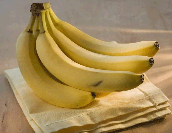 Mua chuối chọn quả cong hay quả thẳng ngon hơn? (Ảnh: Getty)