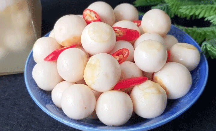 Cà pháo muối trắng, giòn (Ảnh: T.H)