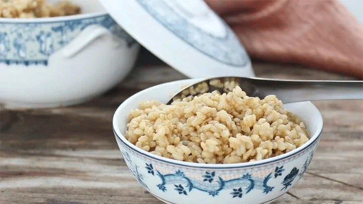 Bạn có biết cách ủ cơm rượu ngon cho Tết Đoan ngọ? (Ảnh: Aloha Do)