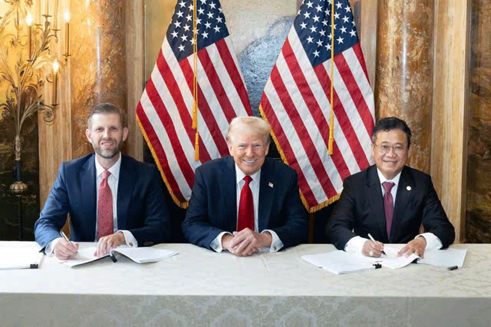 Lễ ký kết hợp tác giữa Tập đoàn Trump Organization (do ông Eric Frederick Trump đại diện) và Tập đoàn Đầu tư Hưng Yên (do ông Đặng Thành Tâm – Chủ tịch KBC đại diện) với sự chứng kiến của Tổng thống thứ 45 của Hoa Kỳ Donald Trump (Ảnh: KBC)