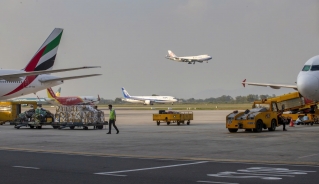 Bộ Xây dựng yêu cầu tăng cường giám sát an toàn bay trước xung đột Trung Đông leo thang.