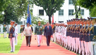 Tổng Bí thư, Chủ tịch nước Tô Lâm và Tổng thống Philippines Ferdinand Romualdez Marcos Jr. duyệt Đội danh dự.