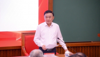 Thường trực Ban Bí thư Trần Cẩm Tú chia sẻ nhiều vấn đề liên quan đến xây dựng đảng.