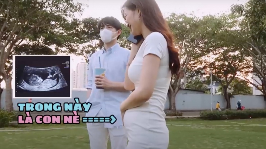 Đông Nhi lộ bụng bầu sau khi thông báo mang thai con đầu lòng