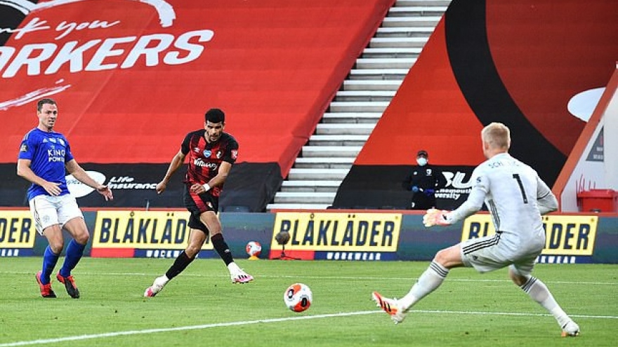 Leicester City thua thảm, MU thắng Southampton sẽ vào tốp 3