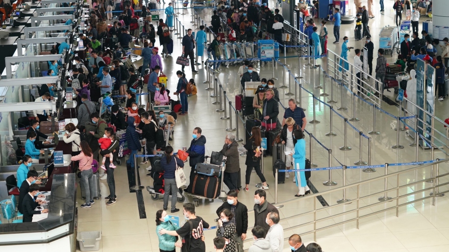 Cục Hàng không sẽ thu hồi slot nếu hãng bay cố tình mở bán vé trước