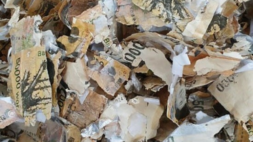 Người đàn ông làm nát gần 450 triệu đồng vì “giặt tiền” để diệt khuẩn