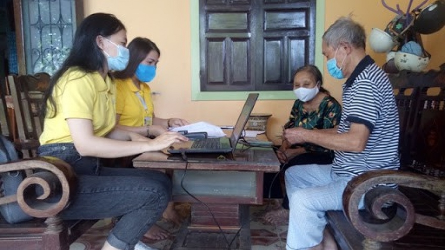 TP HCM trả lương hưu tận tay cho người cao tuổi ở nhà