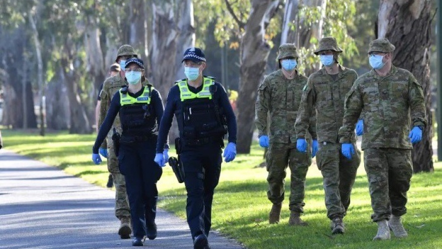 Australia phạt nặng người vi phạm quy định cách ly ngừa Covid-19