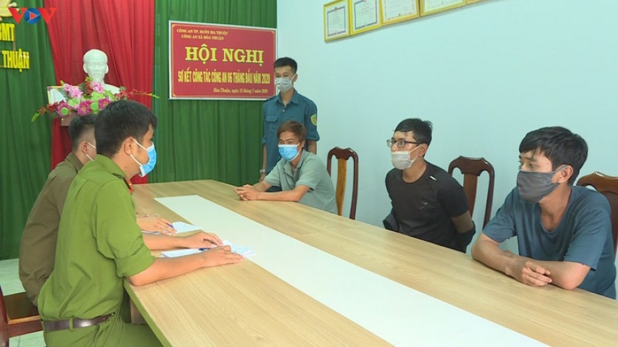 Mua ma túy về chia nhỏ bán cho con nghiện