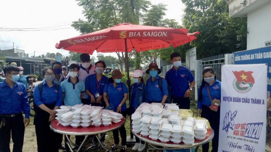 ĐBSCL: Đề thi vừa sức, các địa phương đẩy mạnh công tác hỗ trợ thí sinh