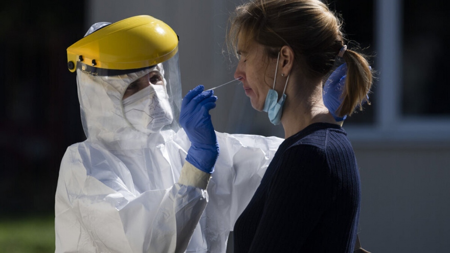 Ba Lan và Slovakia ghi nhận số ca nhiễm Covid-19 cao kỷ lục