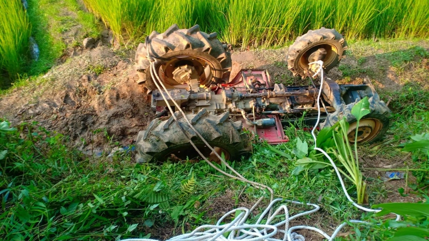 Nguy cơ mất an toàn giao thông từ xe tắc-tơ tự chế ở Bắc Kạn