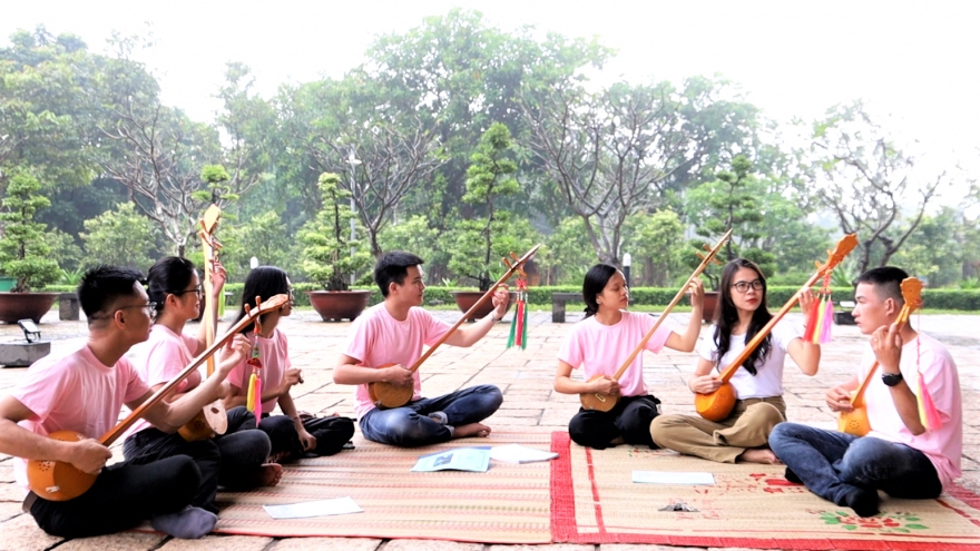 Vẳng điệu then – đàn tính giữa TPHCM