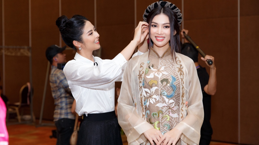 Ngọc Hân thiết kế áo dài hoa văn, hoạ tiết thời Lý–Trần tại chung kết HHVN 2020