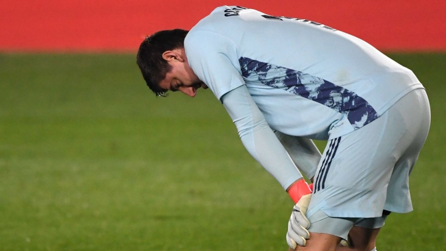 Courtois “dọn cỗ” cho đối phương, Real thất bại đau đớn trước Deportivo Alaves