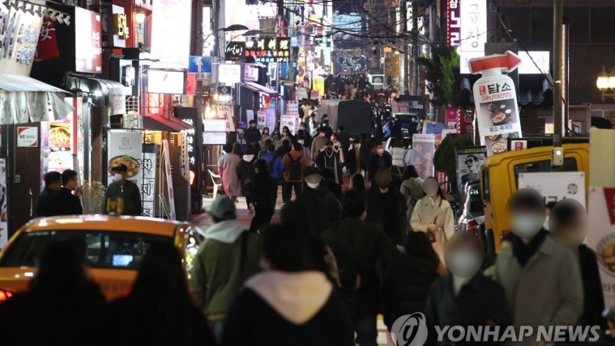 Tình trạng lây nhiễm Covid-19 ở Nhật Bản và Hàn Quốc trở nên nghiêm trọng