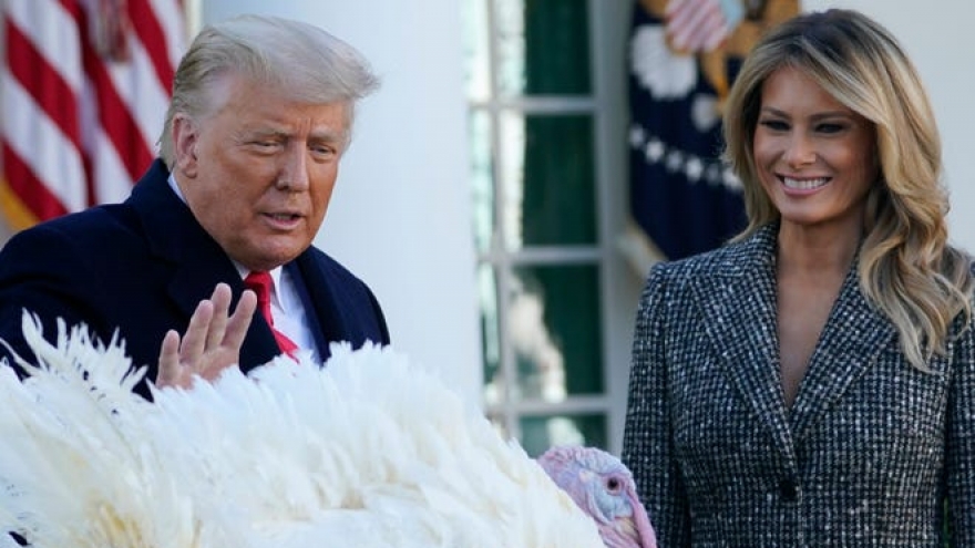 Xuất hiện hiếm hoi, Tổng thống Trump tuyên bố sắp có vaccine ngừa Covid-19