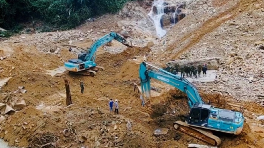 Sau bão số 13 sẽ ngăn đập, nắn dòng, tìm kiếm các nạn nhân tại thủy điện Rào Trăng 3