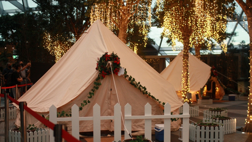 Singapore biến sân bay thành điểm cắm trại sang chảnh