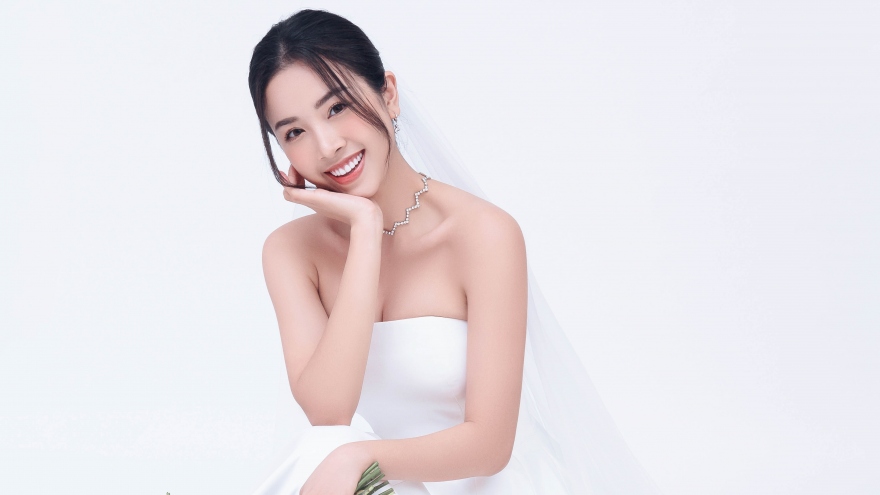 Á hậu Thuý An tung ảnh cưới, công bố ngày lên xe hoa bên bạn trai