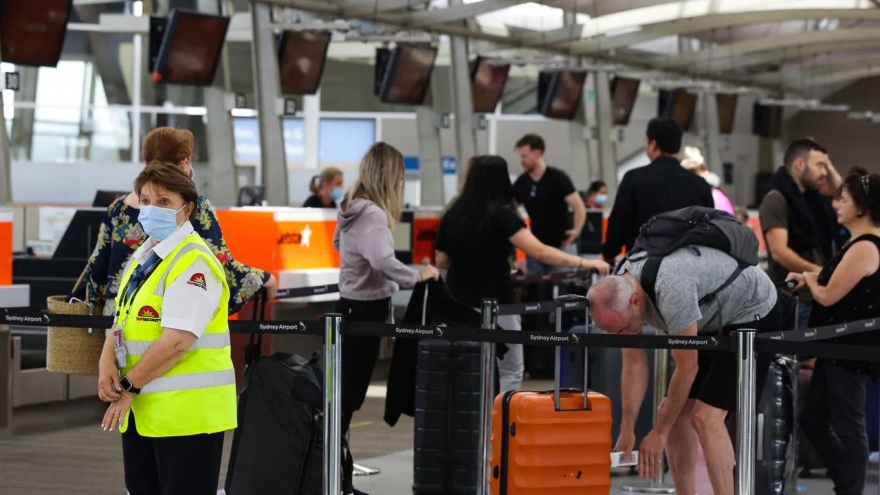 Australia để “lọt lưới” 2 du khách nước ngoài không cách ly