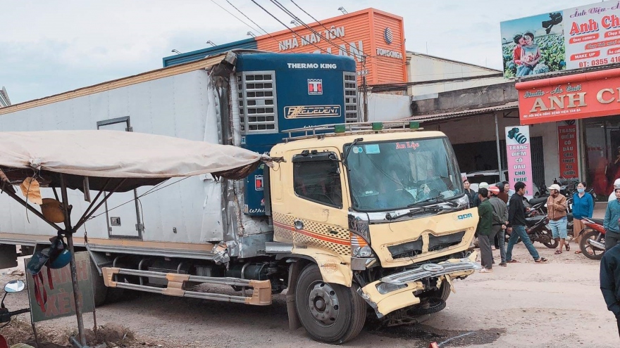 Xe tải gây tai nạn liên hoàn khiến 2 phụ nữ tử vong tại chỗ