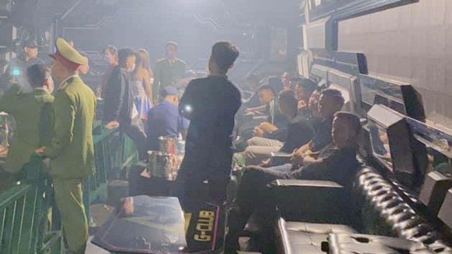 Khởi tố nhân viên quán bar bán ma túy cho khách