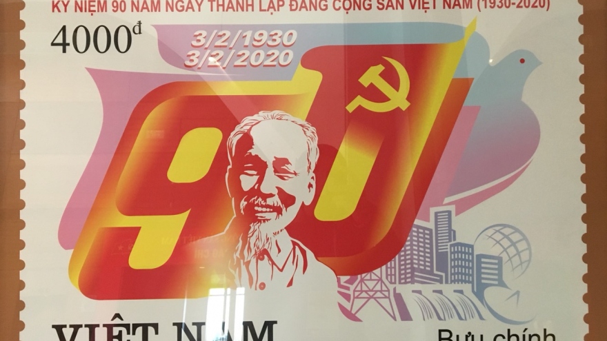 Phát hành bộ tem đặc biệt chào mừng Đại hội XIII của Đảng