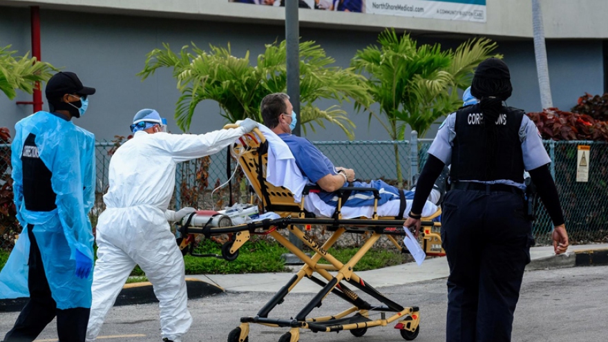 Hệ thống y tế Mỹ đối mặt nguy cơ “sụp đổ hoàn toàn” vì đại dịch Covid-19