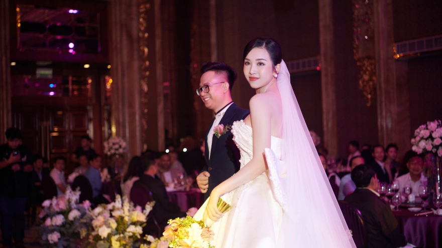 Toàn cảnh đám cưới phong cách Hy Lạp của Á hậu Thuý An tại TP.HCM