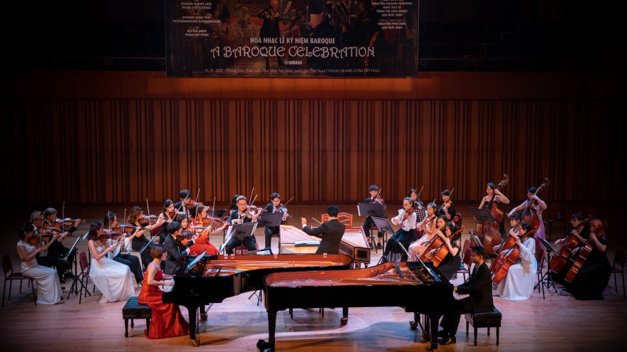 Khán giả “nín thở” nghe hai nghệ sĩ piano Đào Thu Lê - Nguyễn Hoàng Phương song tấu