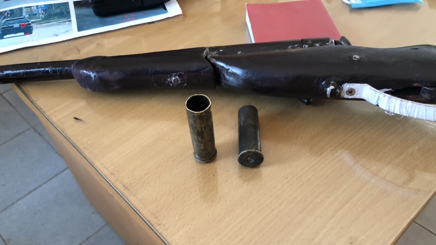 Khởi tố đối tượng tàng trữ trái phép vũ khí quân dụng