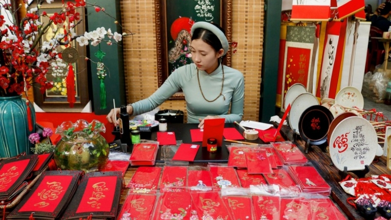 Calligraphy street in HCM City opens ahead of Tet