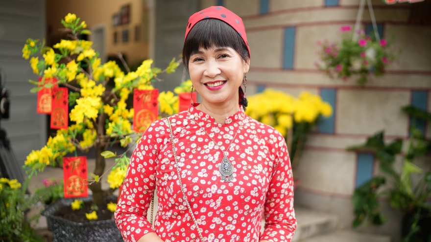 “Mẹ chồng quốc dân” Lan Hương dịu dàng bất ngờ trong "Số độc đắc"