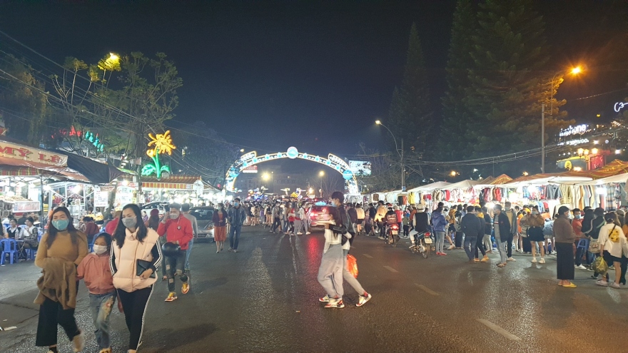 Lâm Đồng đẩy mạnh kiểm tra y tế tại những nơi đông khách du lịch