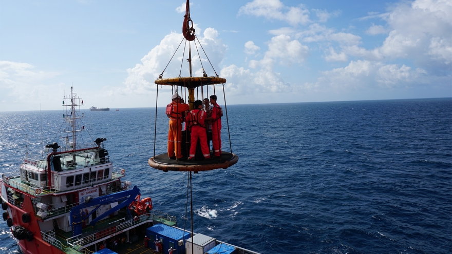 Xuân sớm trên những công trình dầu khí biển