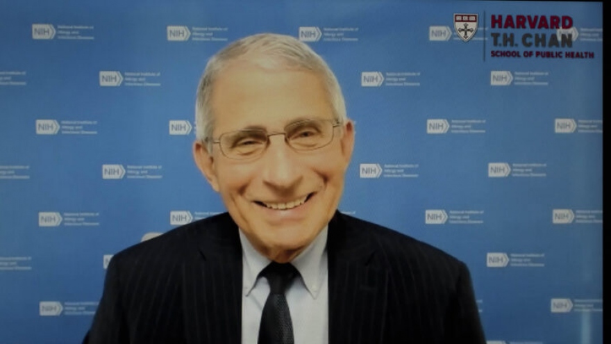 Tranh cãi về hiệu quả của vaccine đối với biến thể mới của virus SARS-CoV-2