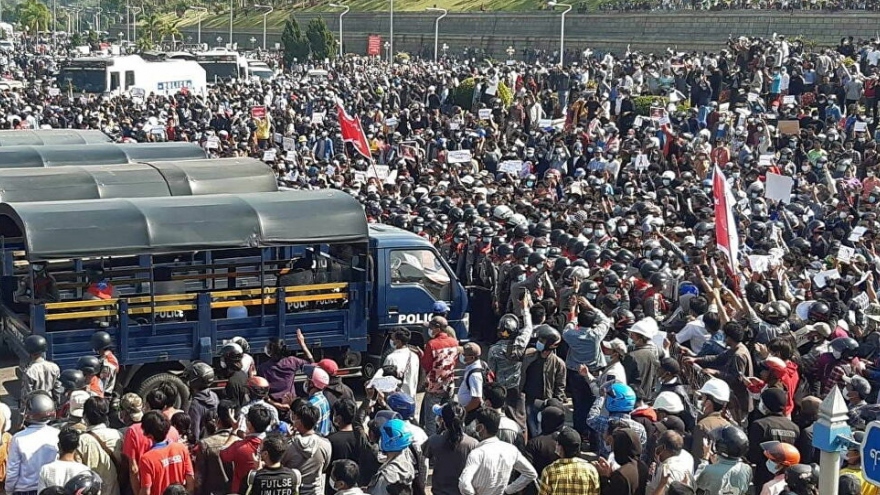 Youtube chặn kênh do quân đội Myanmar kiểm soát