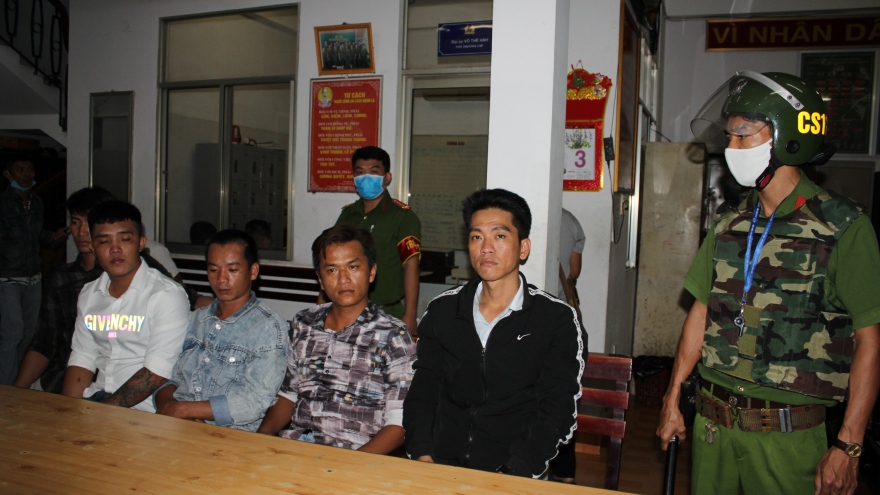 Bắt 20 đối tượng trong vụ hỗn chiến vì cá độ bóng đá